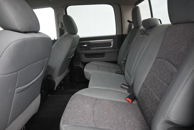 2017 RAM 1500 Big Horn Crew Cab 4x4 5'7" Box