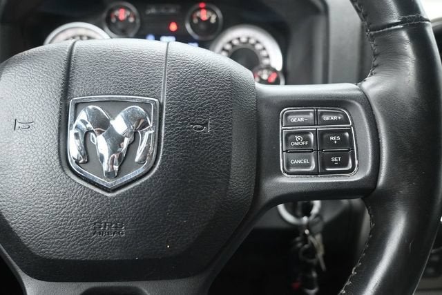 2017 RAM 1500 Big Horn Crew Cab 4x4 5'7" Box