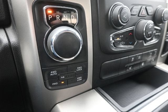 2017 RAM 1500 Big Horn Crew Cab 4x4 5'7" Box