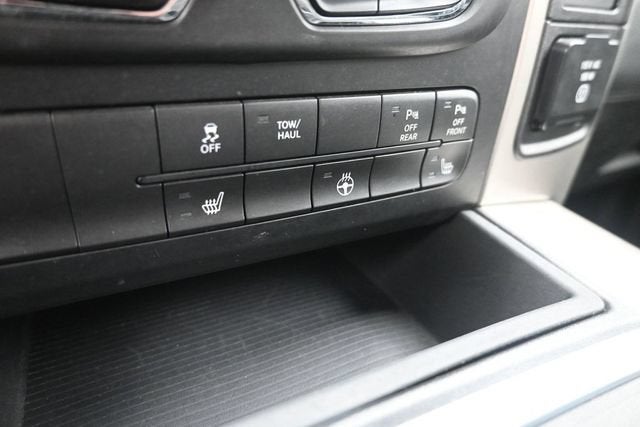 2017 RAM 1500 Big Horn Crew Cab 4x4 5'7" Box
