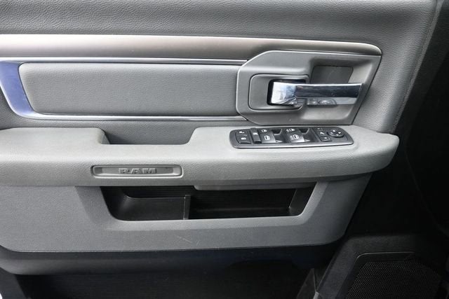 2019 RAM 1500 Classic SLT Crew Cab 4x4 5'7" Box