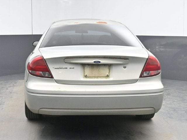 2006 Ford Taurus SE