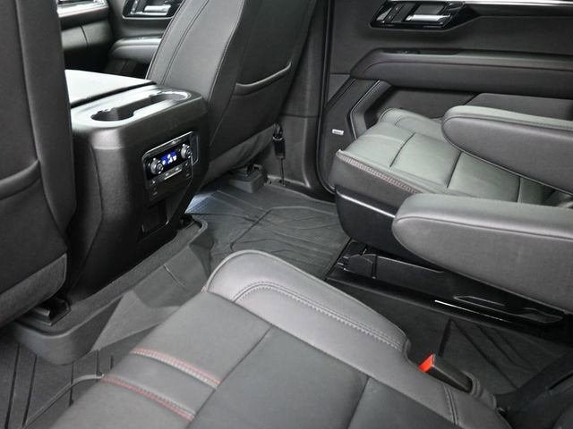 2025 Chevrolet Suburban RST