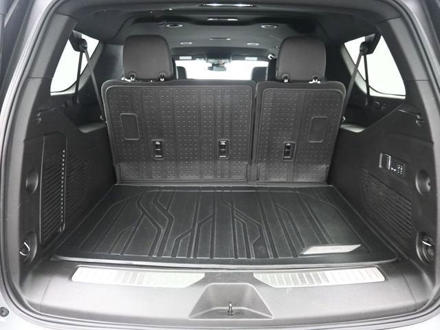 2025 Chevrolet Suburban RST