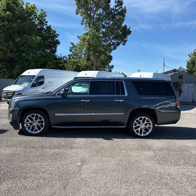 2019 Cadillac Escalade ESV Luxury