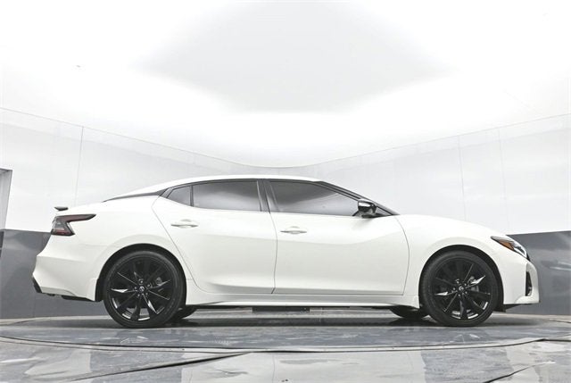 2023 Nissan Maxima SR