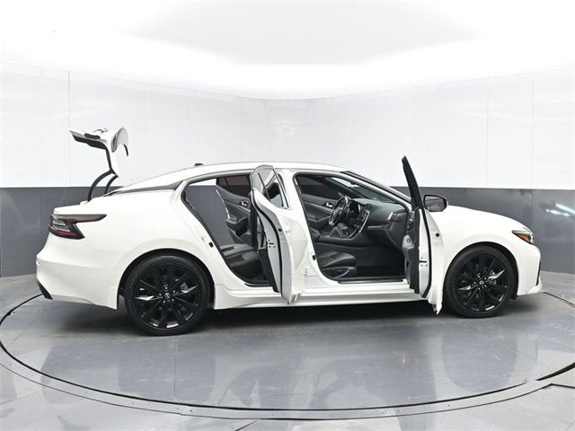 2023 Nissan Maxima SR