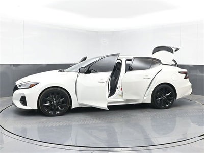 2023 Nissan Maxima SR