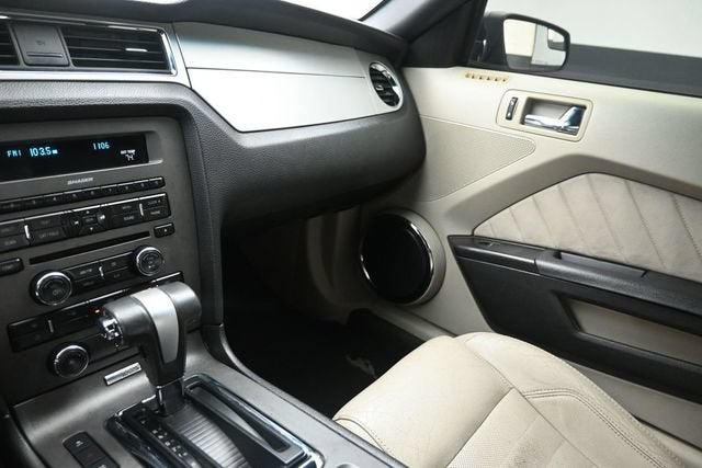2011 Ford Mustang V6 Premium