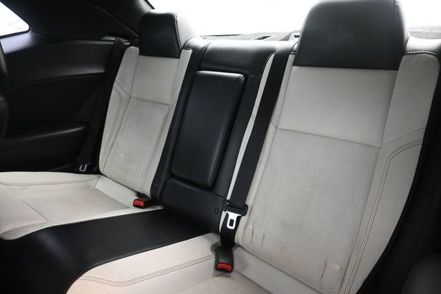 2015 Dodge Challenger SXT Plus