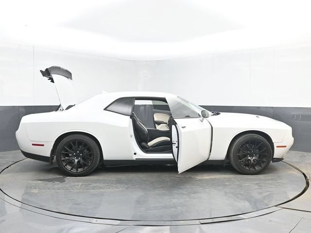 2015 Dodge Challenger SXT Plus