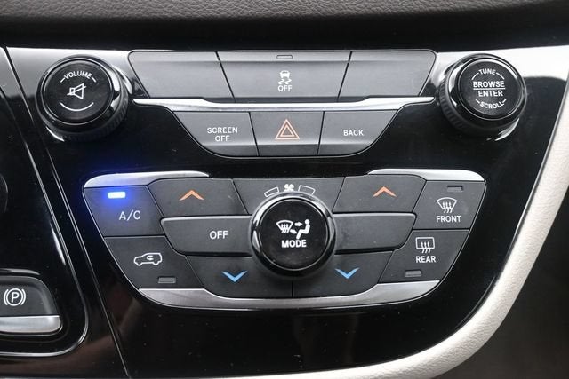 2017 Chrysler Pacifica Touring