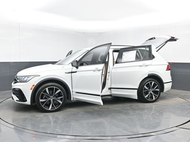 2022 Volkswagen Tiguan SE R-Line Black