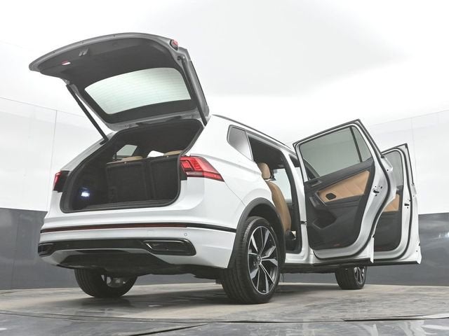 2022 Volkswagen Tiguan SE R-Line Black