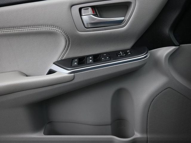 2017 Toyota Camry Hybrid LE