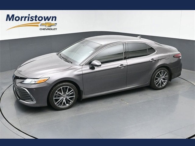 2022 Toyota Camry Hybrid XLE