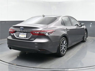 2022 Toyota Camry Hybrid XLE