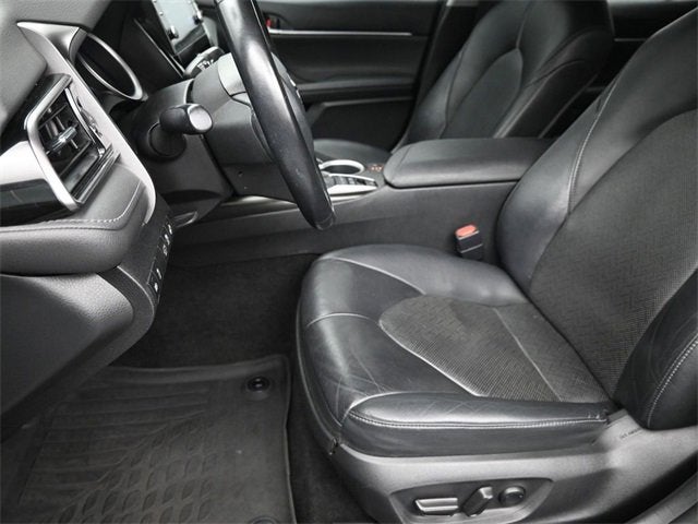 2022 Toyota Camry Hybrid XLE