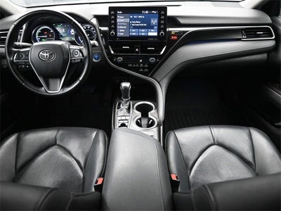 2022 Toyota Camry Hybrid XLE