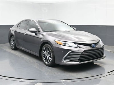 2022 Toyota Camry Hybrid XLE