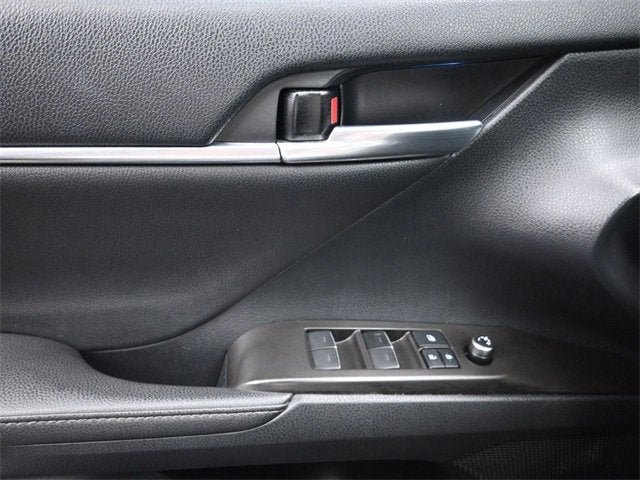 2022 Toyota Camry Hybrid XLE