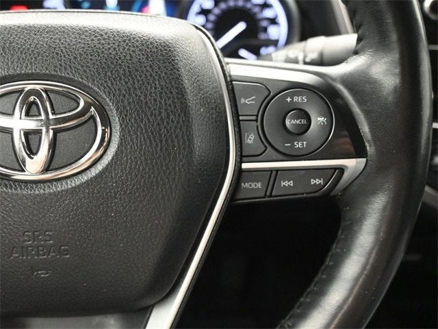 2022 Toyota Camry Hybrid XLE