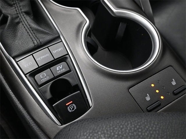 2022 Toyota Camry Hybrid XLE