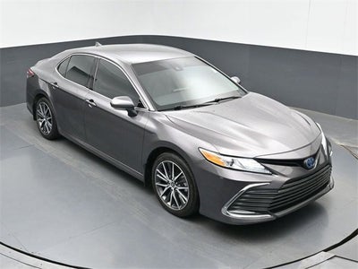 2022 Toyota Camry Hybrid XLE