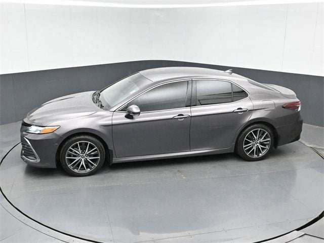 2022 Toyota Camry Hybrid XLE