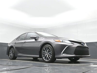 2022 Toyota Camry Hybrid XLE