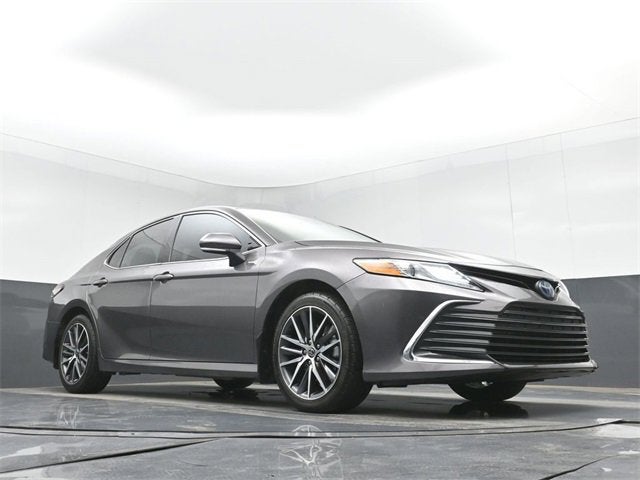 2022 Toyota Camry Hybrid XLE