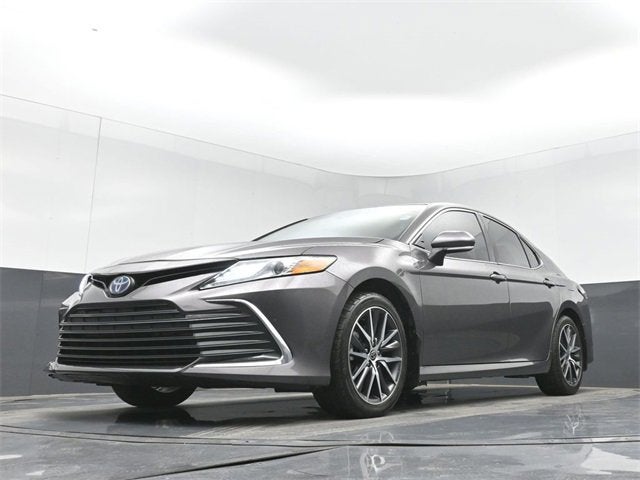 2022 Toyota Camry Hybrid XLE