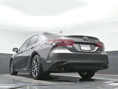 2022 Toyota Camry Hybrid XLE
