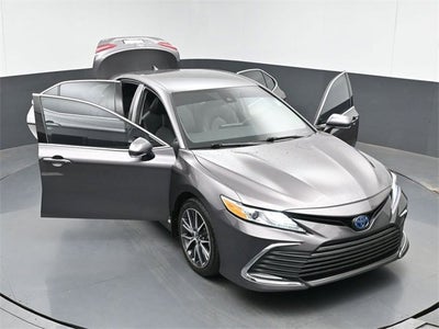 2022 Toyota Camry Hybrid XLE