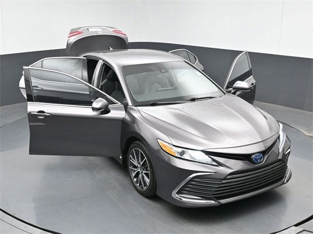 2022 Toyota Camry Hybrid XLE