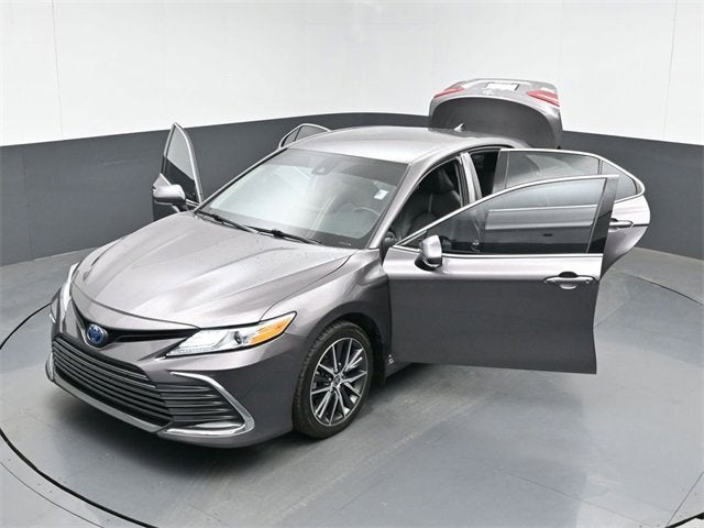 2022 Toyota Camry Hybrid XLE