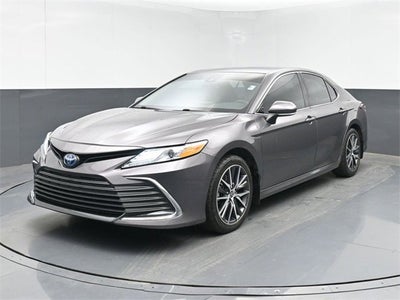 2022 Toyota Camry Hybrid XLE