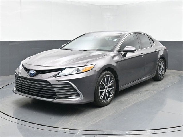 2022 Toyota Camry Hybrid XLE