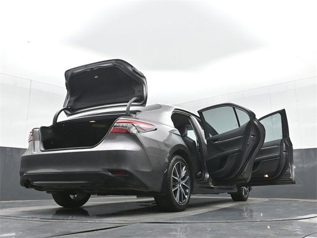 2022 Toyota Camry Hybrid XLE