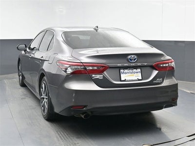 2022 Toyota Camry Hybrid XLE