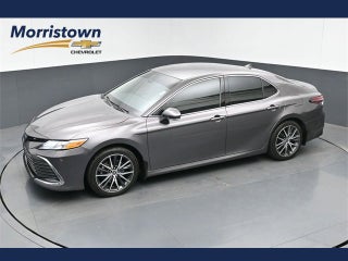 2022 Toyota Camry Hybrid XLE