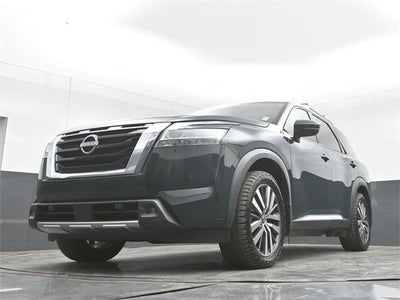 2022 Nissan Pathfinder Platinum