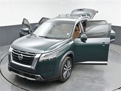2022 Nissan Pathfinder Platinum
