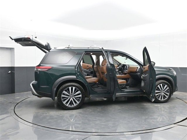 2022 Nissan Pathfinder Platinum