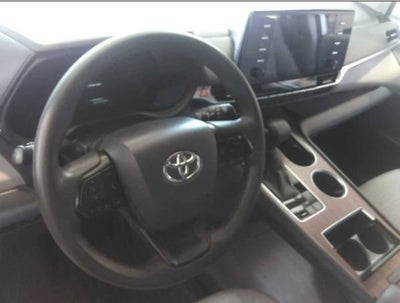 2023 Toyota Sienna LE