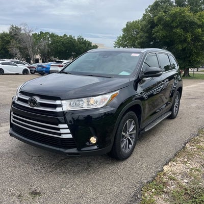 2019 Toyota Highlander SE