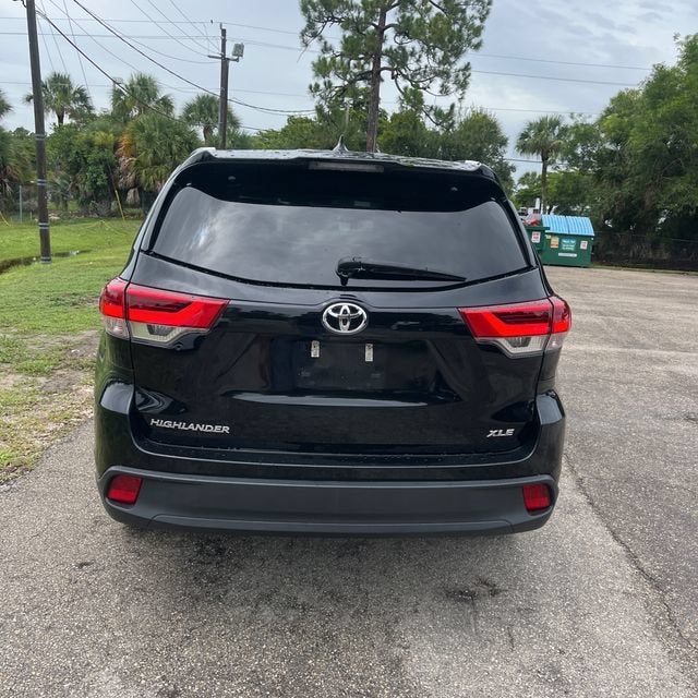 2019 Toyota Highlander SE