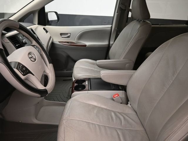 2012 Toyota Sienna XLE AAS