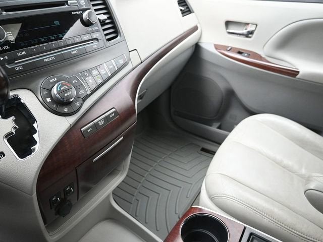 2012 Toyota Sienna XLE AAS