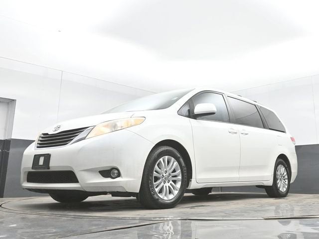 2012 Toyota Sienna XLE AAS
